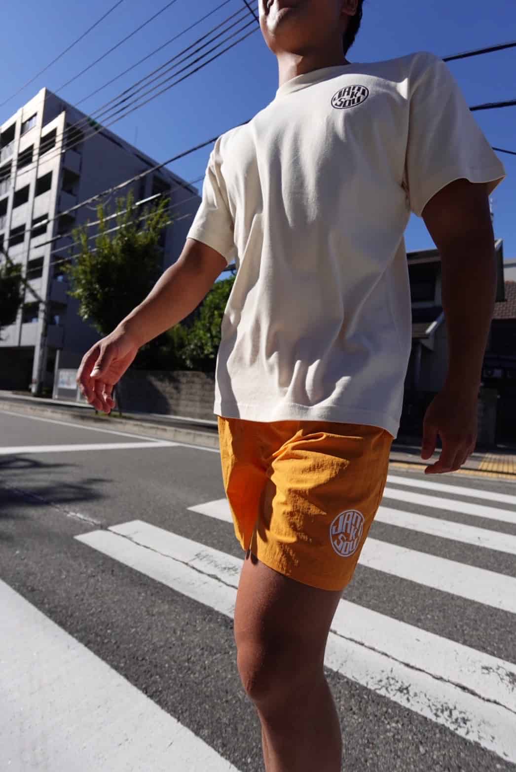 ロゴTシャツ
